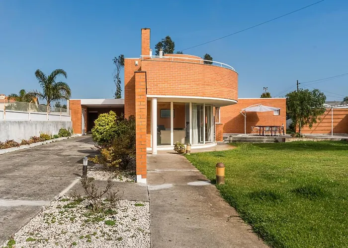 Guestready - Esmoriz's Golden Hour With Pool Πανσιόν